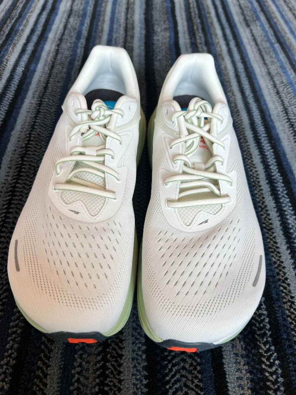 Altra Men’s Running Shoes – White / Light Green Size 12
